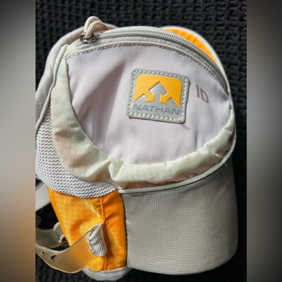 Nathan Elite 1 Plus Waist Pack (yellow and grey) - Picture 1 of 6